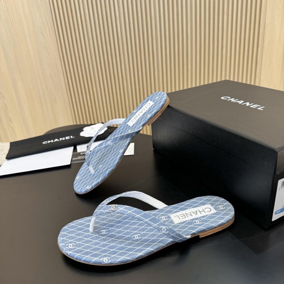 Chanel Blue Quilted Cc Logo Denim Thong Sandals